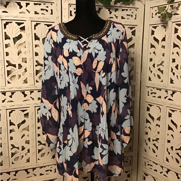 Catherines Tops - CATHERINES PRETTY LIGHT & DARK BLUE WITH MULTICOLOR ACCENTS MID SLEEVE TOP